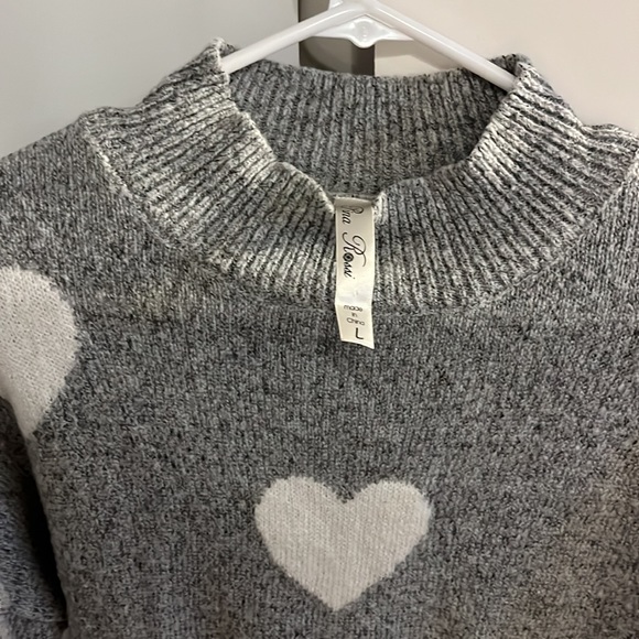 Sweatshirt - Picture 2 of 3